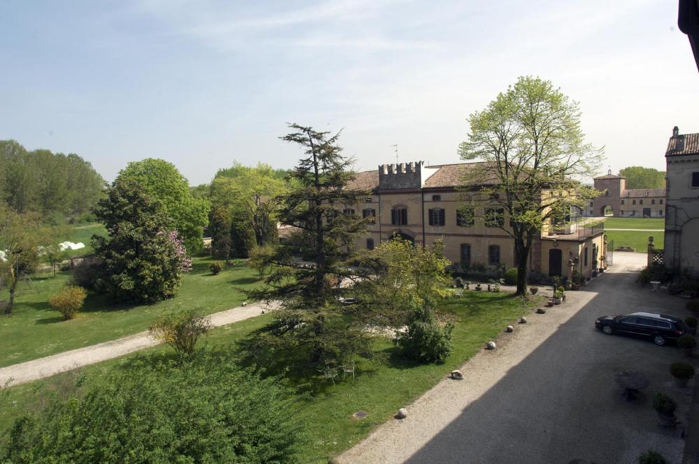 Agriturismo Corte Virgiliana Virgilio Exterior foto